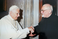 2005-06-11 PHK s first audience with Benedict XVI 1
