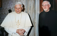 2005-06-11 PHK s first audience with Benedict XVI 5